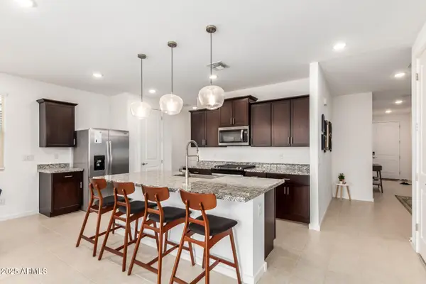 17471 W Running Deer Trail, Surprise, AZ 85387