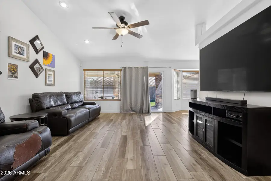 4439 E Thistle Landing Drive, Phoenix, AZ 85044 - Image #2