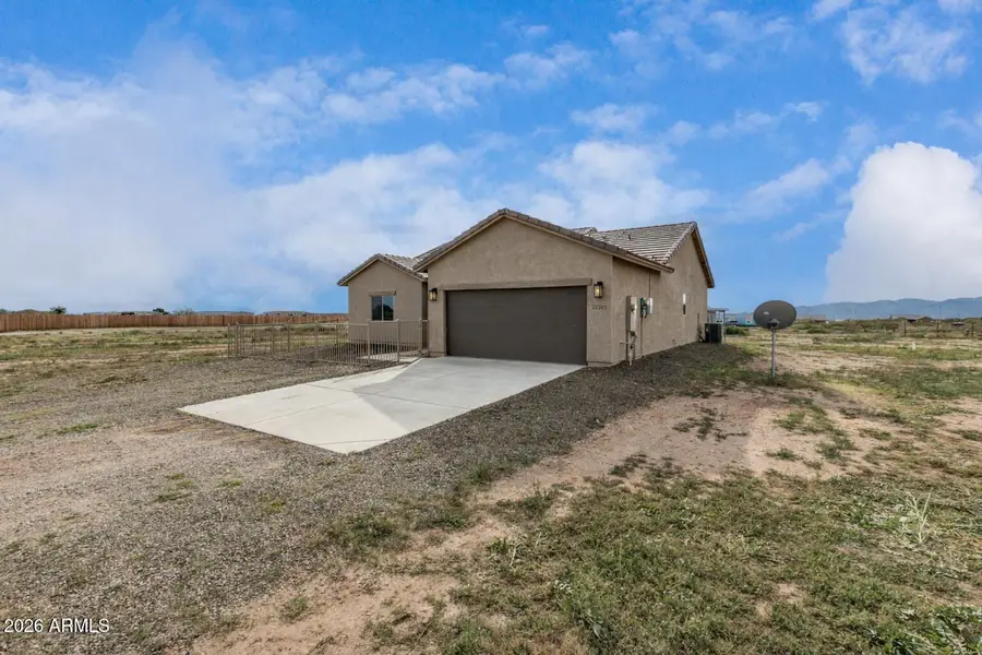 21315 W Ocupado Drive, Wittmann, AZ 85361 - Image #2