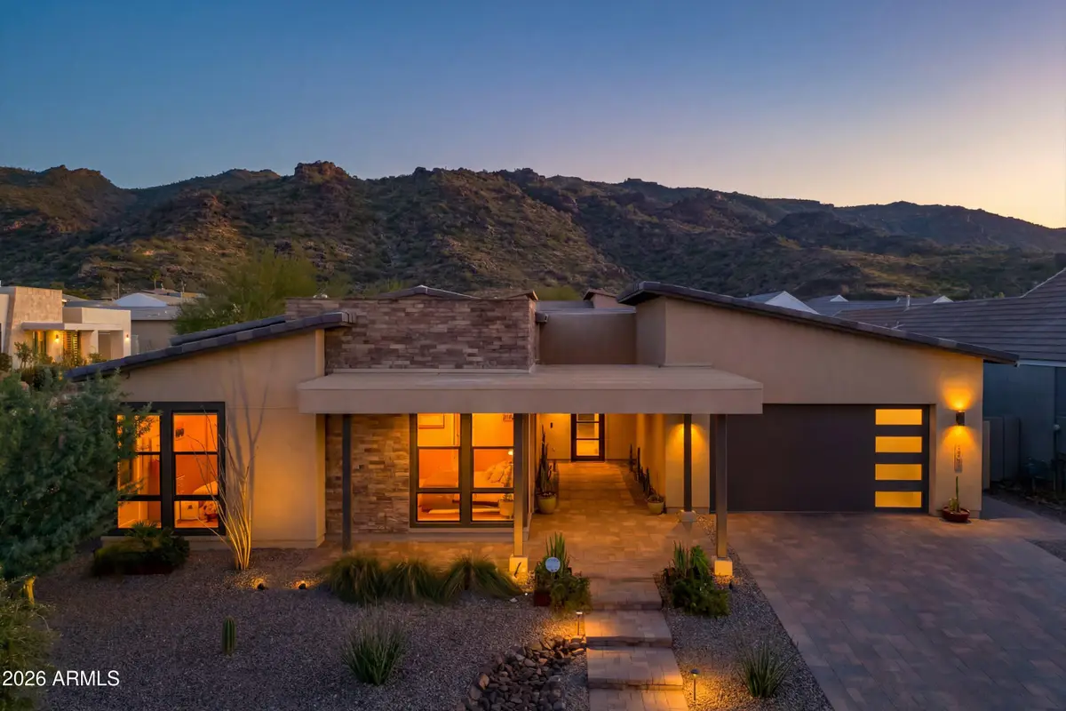 1353 E Paseo Way, Phoenix, AZ 85042 - Image #1