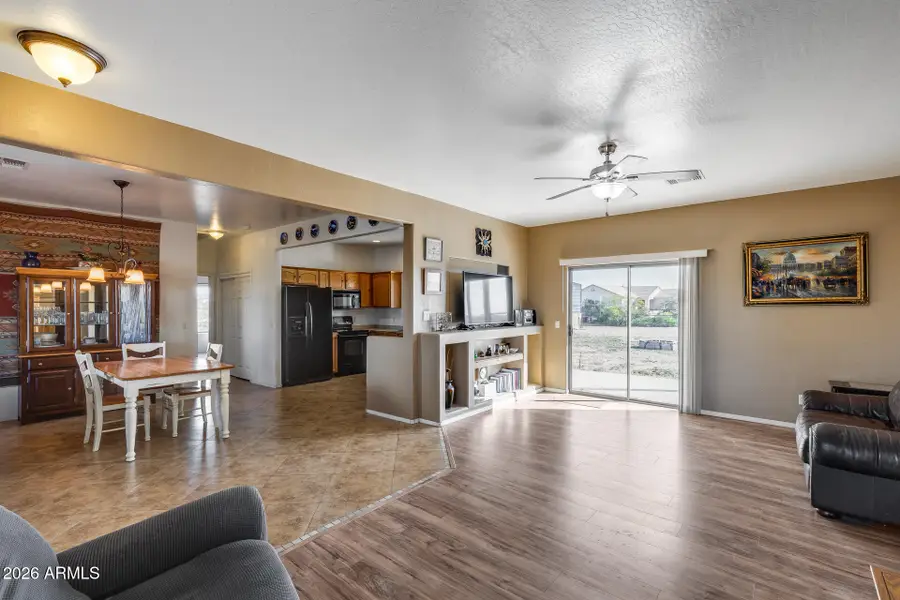 31807 N 219th Avenue, Wittmann, AZ 85361 - Image #2