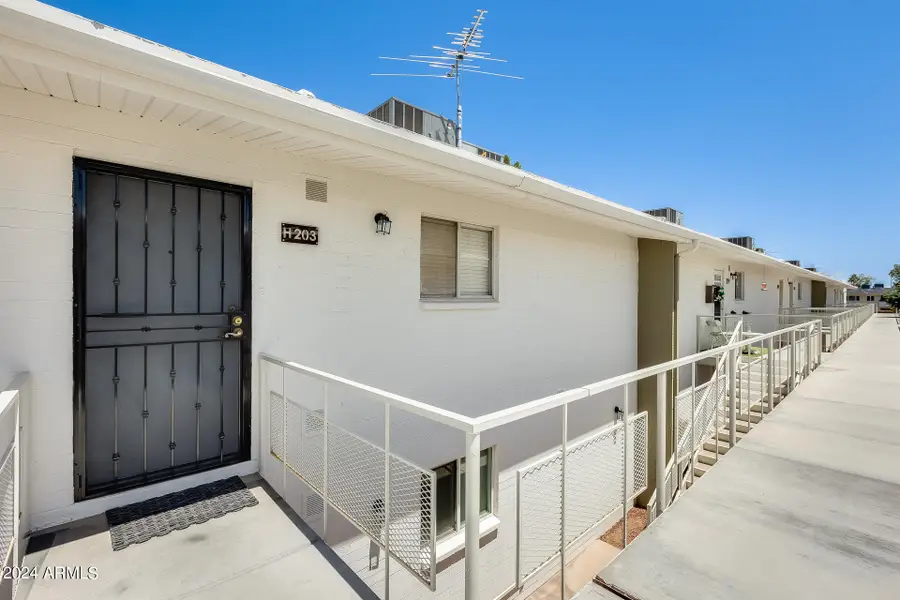 920 N 82nd Street #H203, Scottsdale, AZ 85257 - Image #2