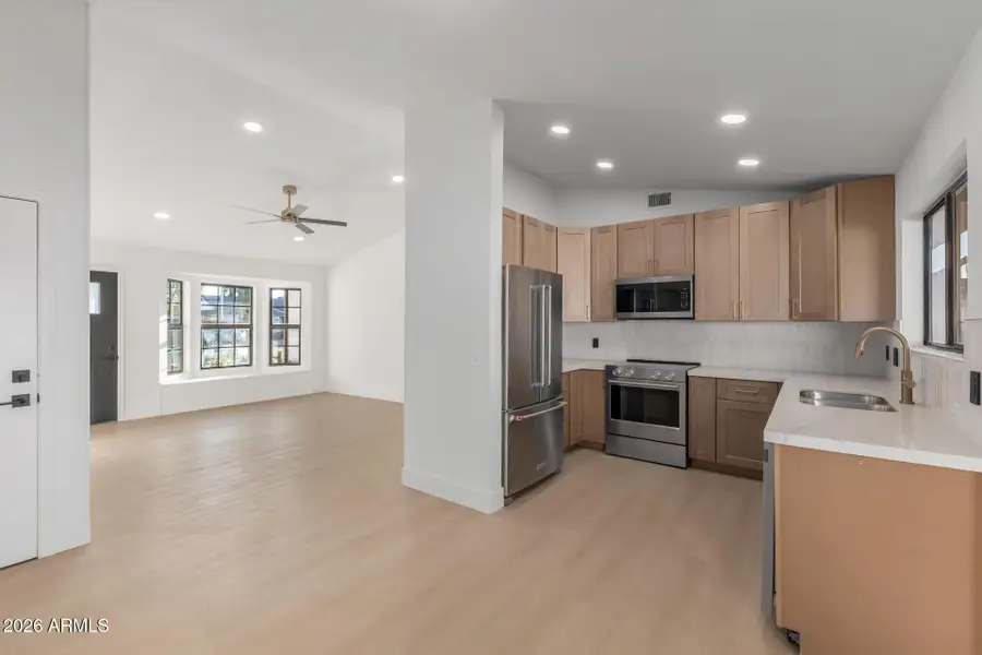 8938 W Echo Lane, Peoria, AZ 85345 - Image #2