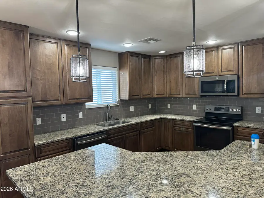 1059 W 5th Avenue, Apache Junction, AZ 85120 - Image #2