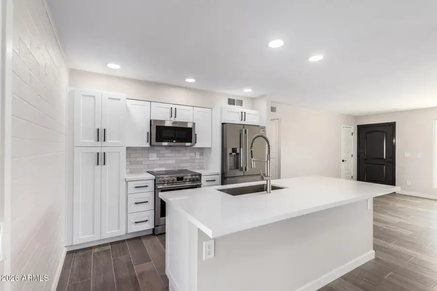 11016 W Sun City Boulevard, Sun City, AZ 85351 - Image #2