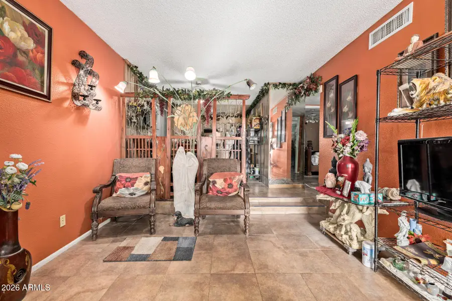 8048 W Glenrosa Avenue W, Phoenix, AZ 85033 - Image #2