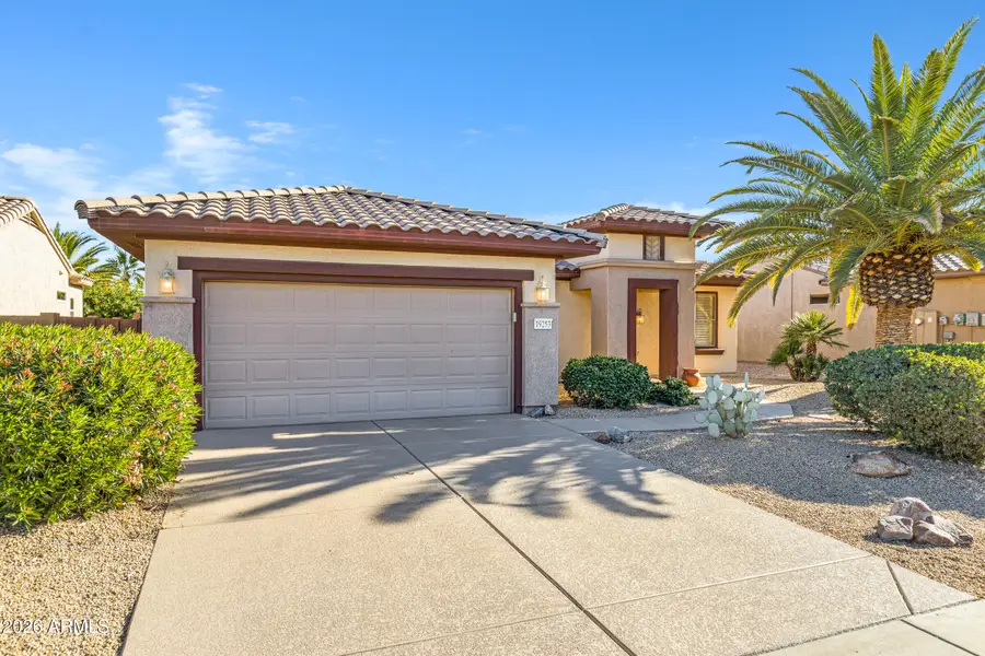 19253 N Hunters Run, Surprise, AZ 85387 - Image #3