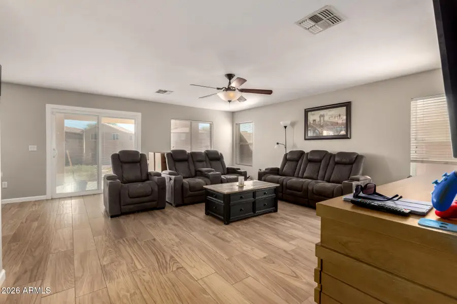 885 E Lakeview Drive, San Tan Valley, AZ 85143 - Image #3