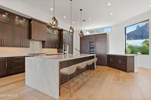 5724 N Echo Canyon Drive, Phoenix, AZ 85018