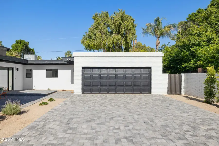 342 E Orangewood Avenue, Phoenix, AZ 85020 - Image #2