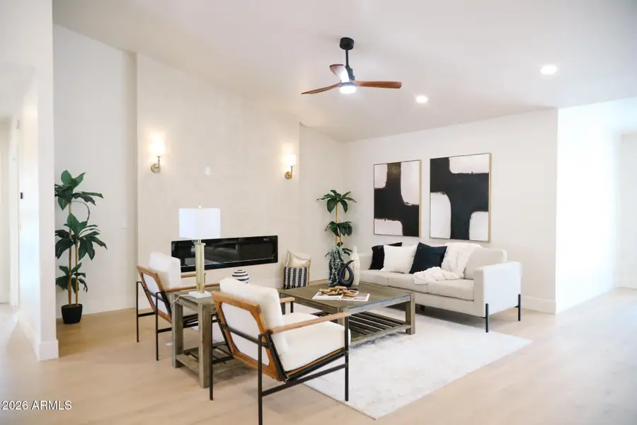 5421 E Michelle Drive, Scottsdale, AZ 85254 - Image #2