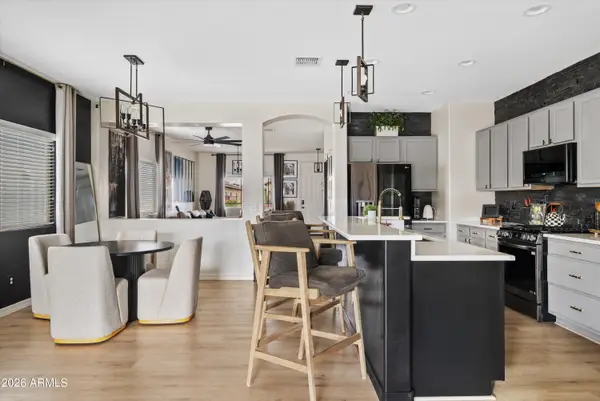 915 W Sisso Tree Avenue, San Tan Valley, AZ 85140