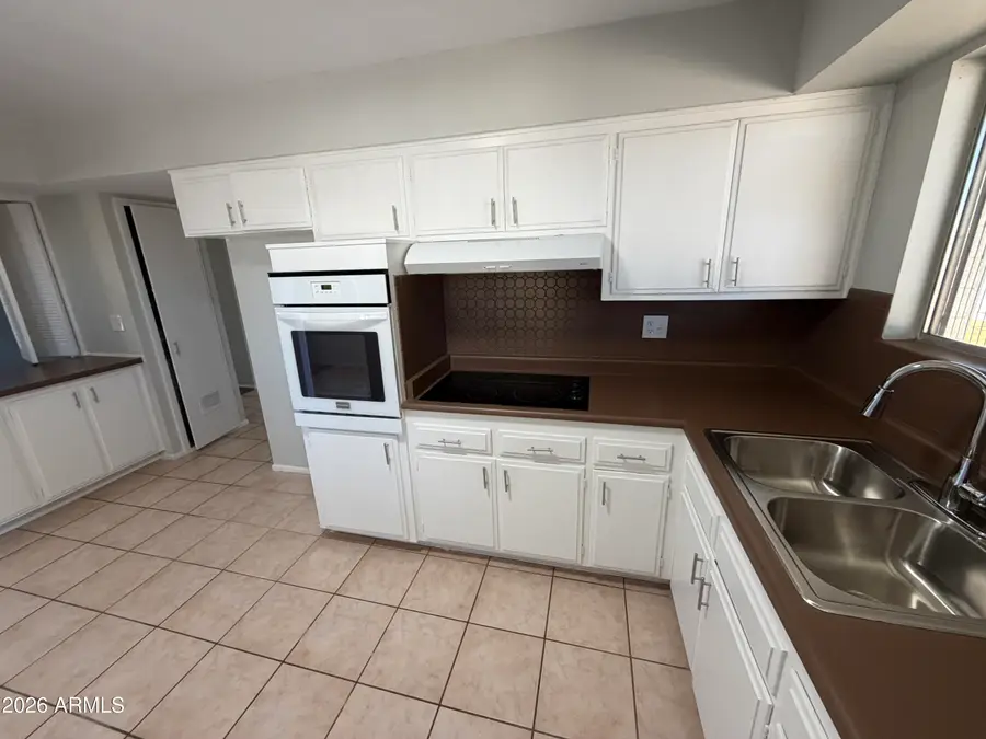 11024 W Abbott Avenue, Sun City, AZ 85351 - Image #3