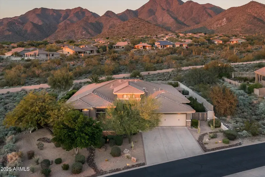 11368 E Winchcomb Drive, Scottsdale, AZ 85255 - Image #2