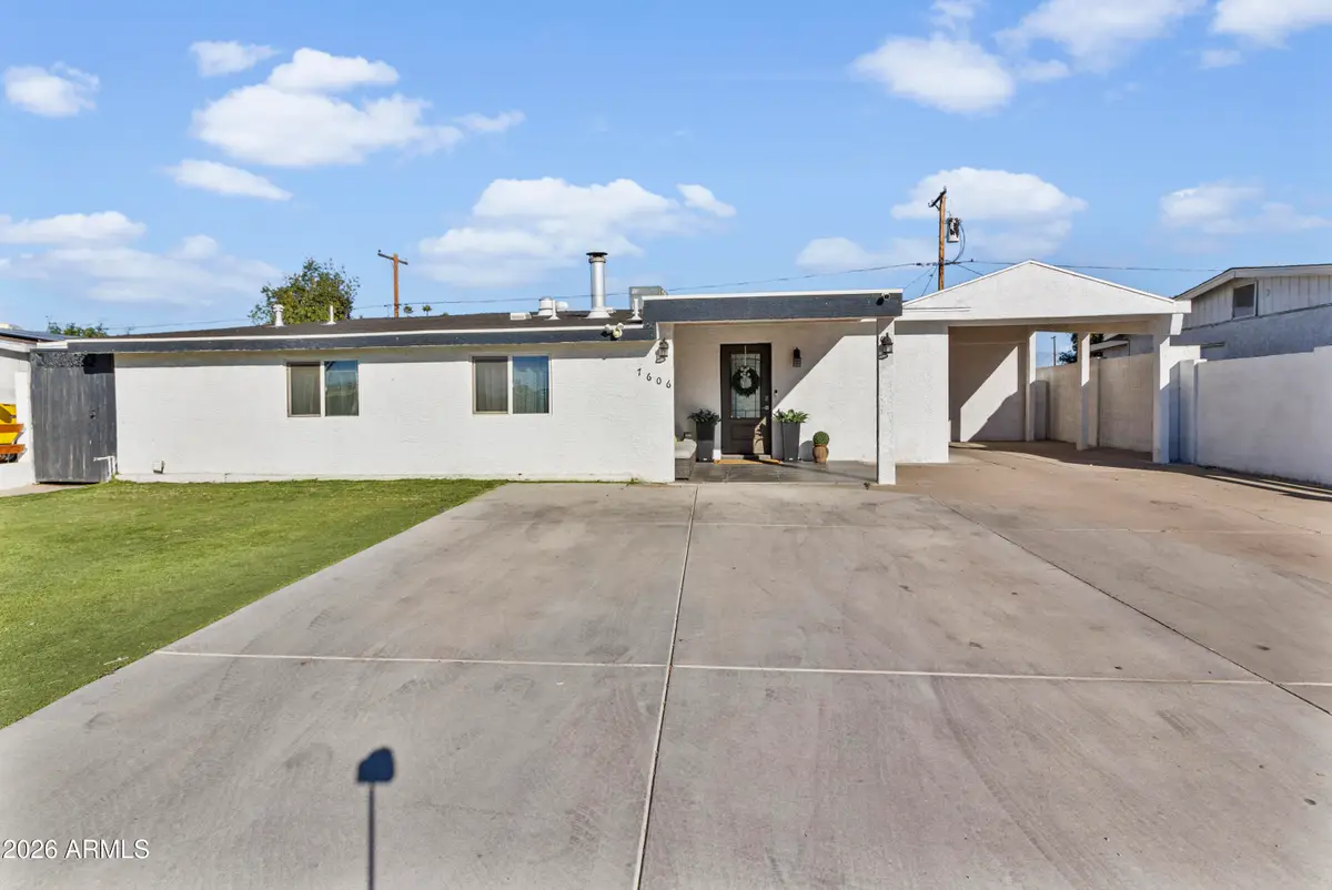 7606 W Weldon Avenue, Phoenix, AZ 85033 - Image #1