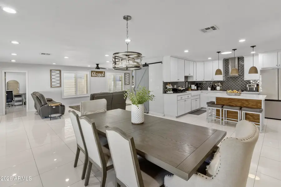 7606 W Weldon Avenue, Phoenix, AZ 85033 - Image #2