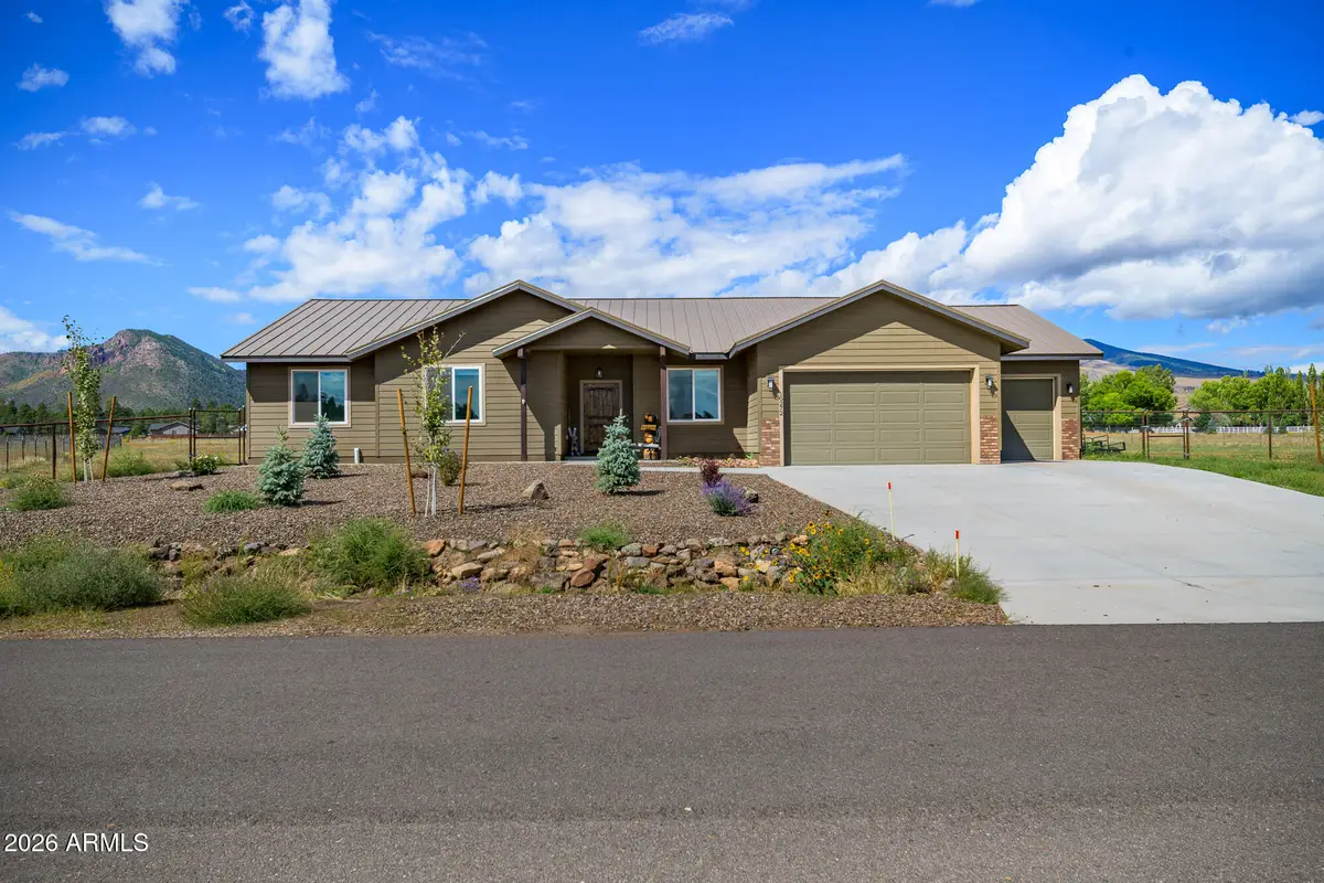 10272 Fw Mclure Road, Flagstaff, AZ 86004 - Image #1