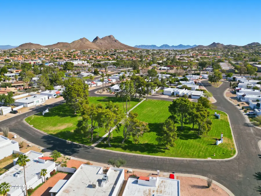 633 E Calavar Road, Phoenix, AZ 85022 - Image #2