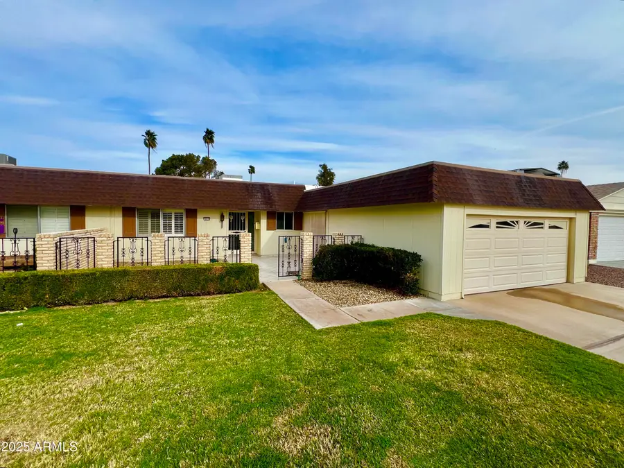 10416 W Prairie Hills Circle, Sun City, AZ 85351 - Image #2