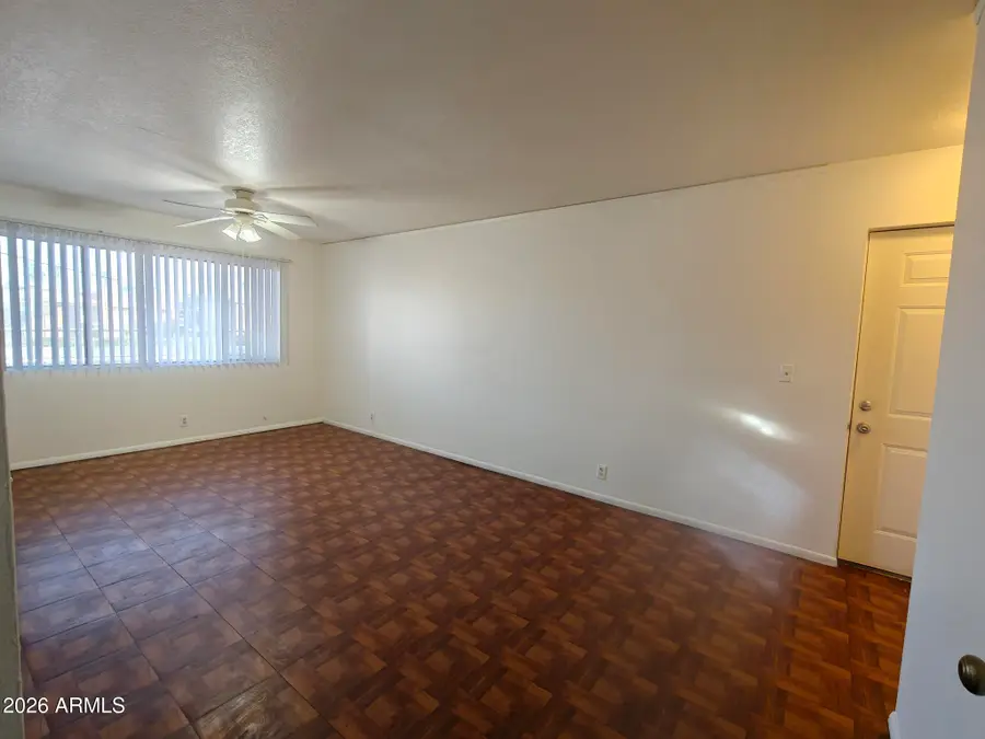 2557 W Rose Lane #204, Phoenix, AZ 85017 - Image #2