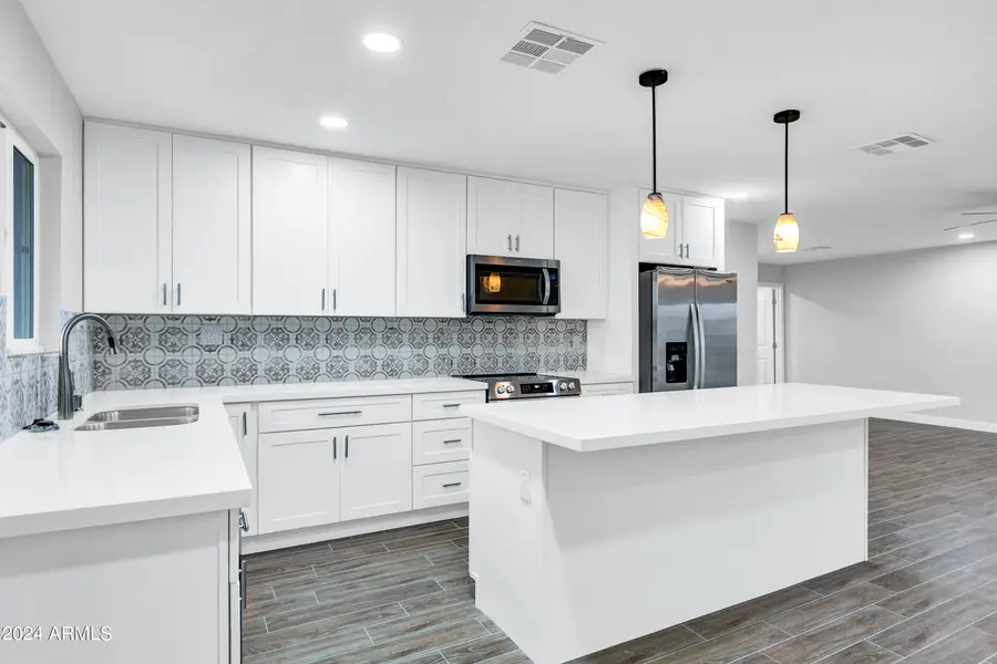 10602 W Cumberland Drive, Sun City, AZ 85351 - Image #3