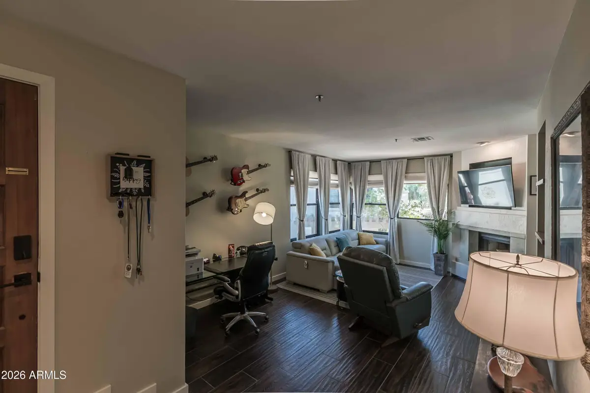 10080 E Mountainview Lake Drive #201, Scottsdale, AZ 85258 - Image #1