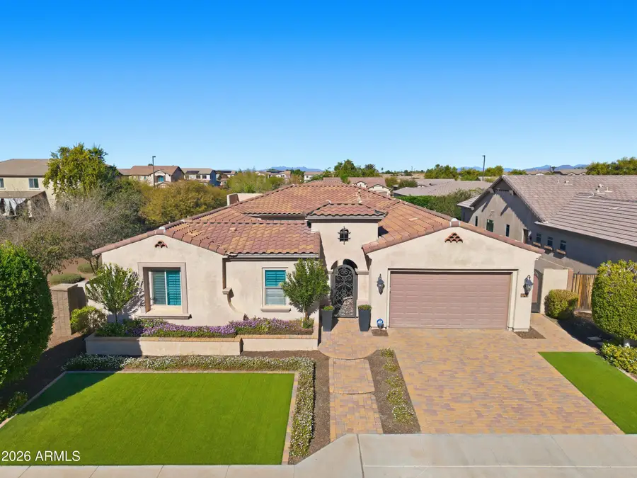 938 E Parkview Drive, Gilbert, AZ 85295 - Image #2