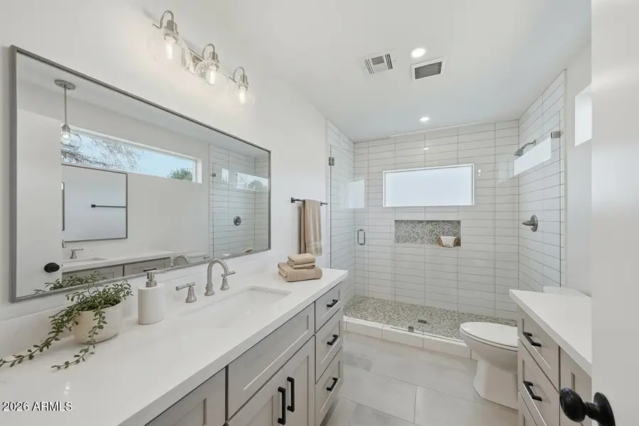 1117 E Fern Drive N, Phoenix, AZ 85014 - #2