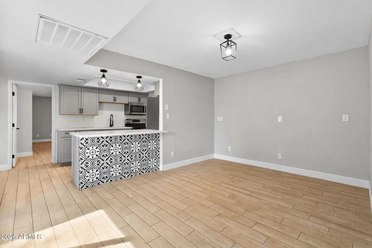 3101 W Loma Lane, Phoenix, AZ 85051 - Image #1