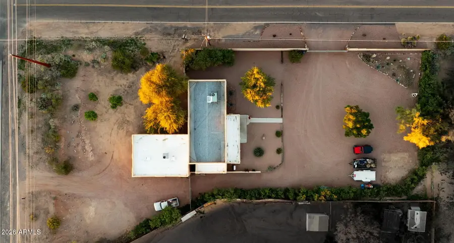 385 N Tomahawk Road, Apache Junction, AZ 85119 - Image #2