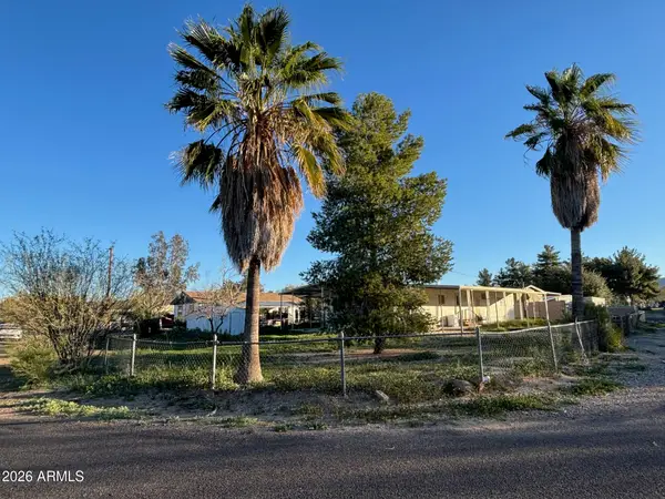 18699 E Wanda Drive, Black Canyon City, AZ 85324