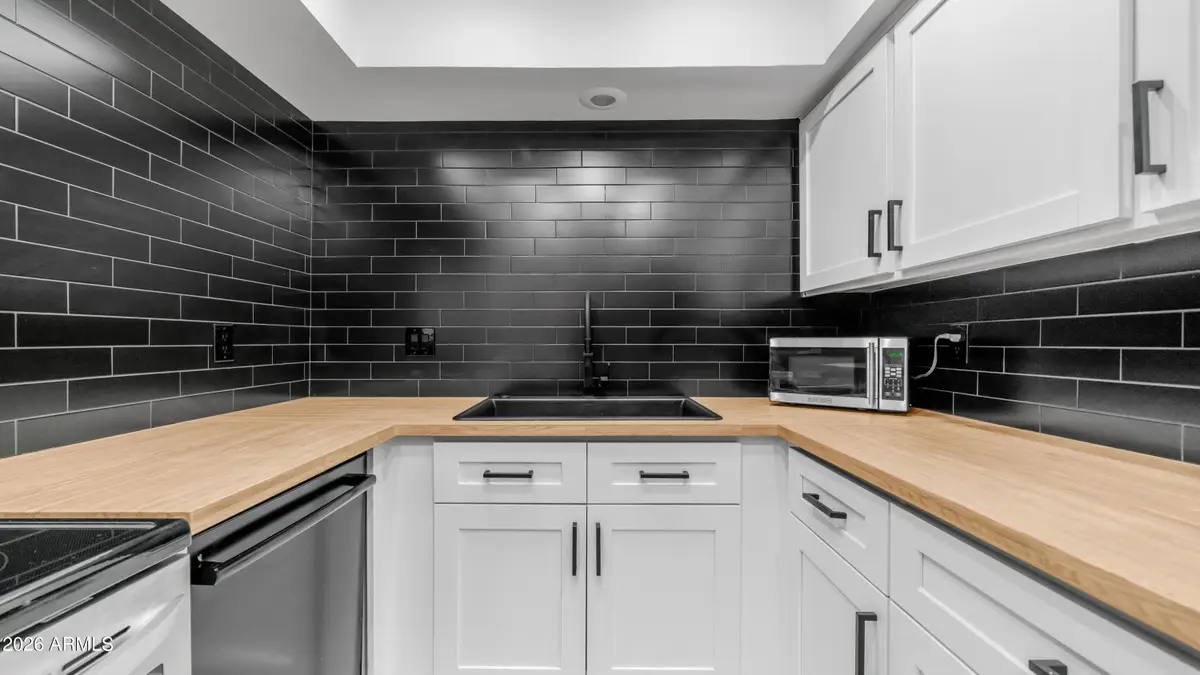 6030 N 15th Street #11, Phoenix, AZ 85014 - Image #1