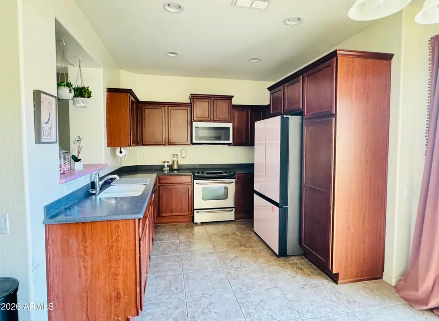 26708 N Babbling Brook Drive, Phoenix, AZ 85083 - Image #3