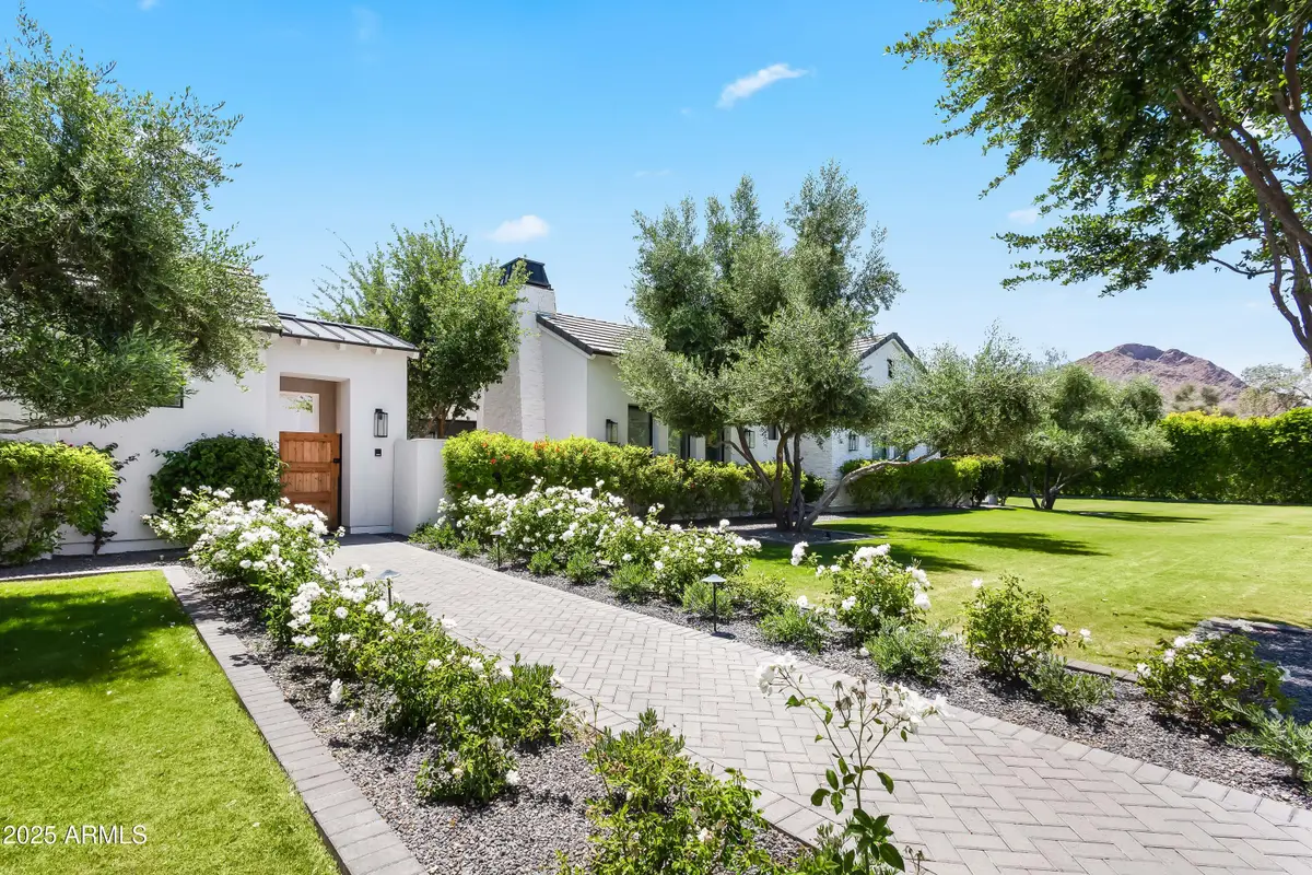 5639 N 68th Place, Paradise Valley, AZ 85253 - Image #1