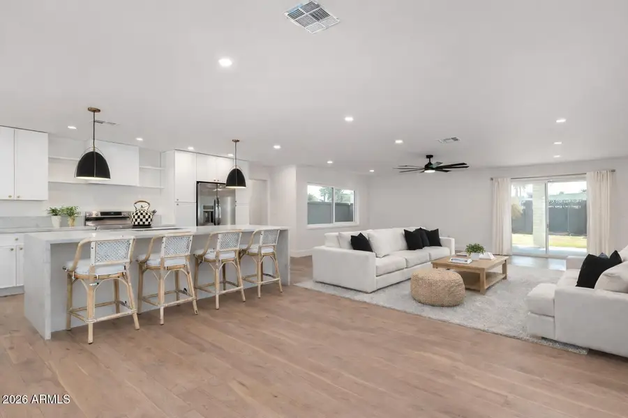 829 E Desert Park Lane, Phoenix, AZ 85020 - Image #2