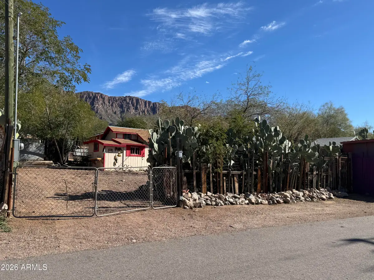 27 N Molino Street, Superior, AZ 85173 - #1