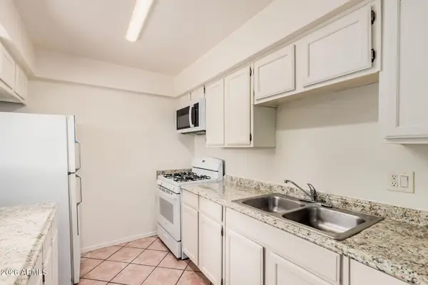 7937 W Pinchot Avenue, Phoenix, AZ 85033