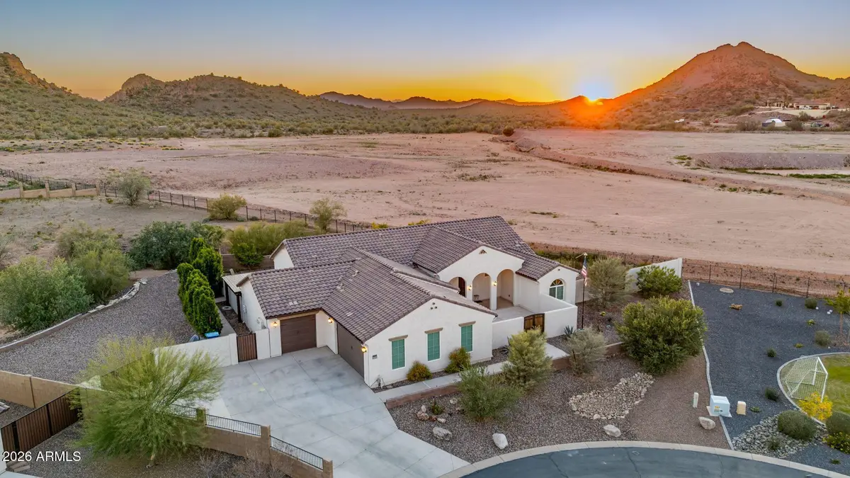 565 W Perkins Street, San Tan Valley, AZ 85143 - #1