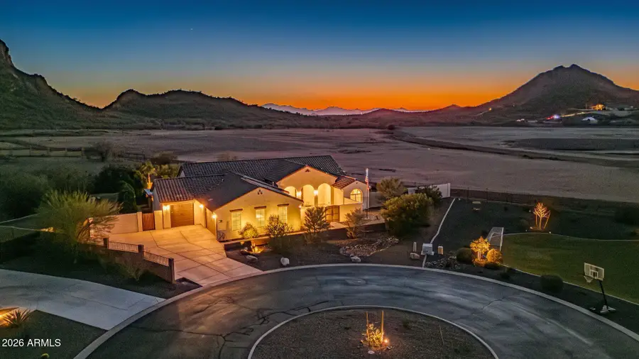 565 W Perkins Street, San Tan Valley, AZ 85143 - #2