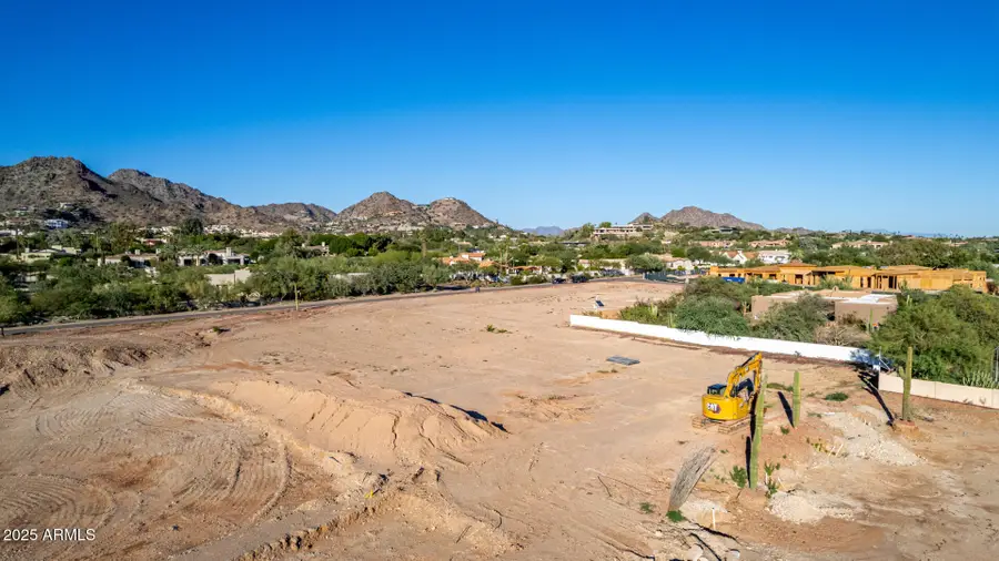 3627 E Bethany Home Road #2, Paradise Valley, AZ 85253 - Image #2