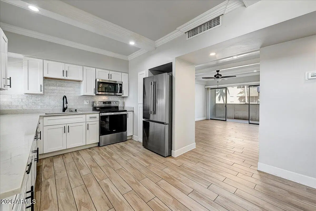 349 E Thomas Road #E302, Phoenix, AZ 85012 - Image #1