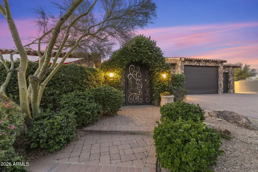 8449 E Dixileta Drive, Scottsdale, AZ 85266 - Image #2