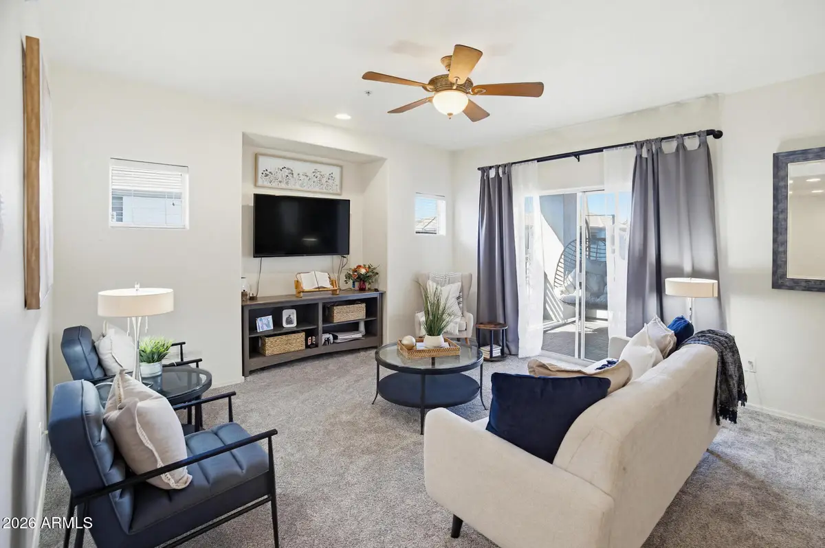 7401 W Arrowhead Clubhouse Drive #2040, Glendale, AZ 85308 - Image #1