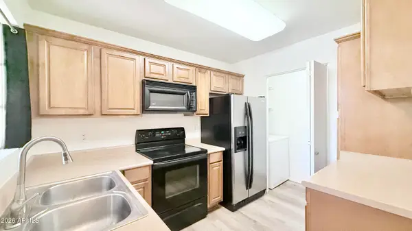 1880 E Morten Avenue #202, Phoenix, AZ 85020