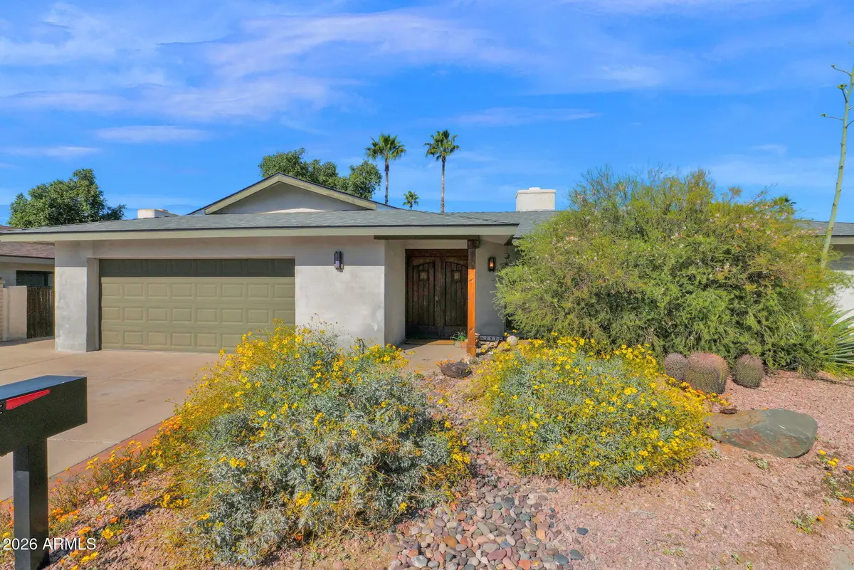 2818 E Calaveros Drive, Phoenix, AZ 85028 - #1