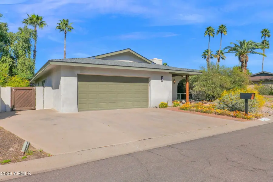 2818 E Calaveros Drive, Phoenix, AZ 85028 - #2