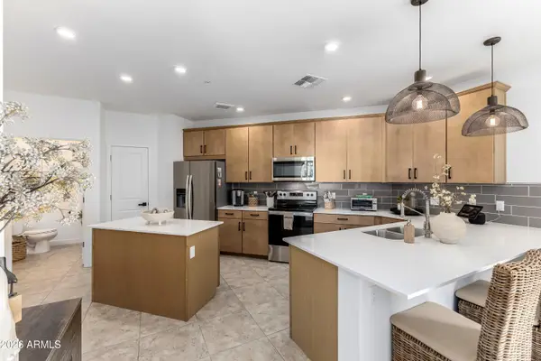 2511 W Queen Creek Road #216, Chandler, AZ 85248