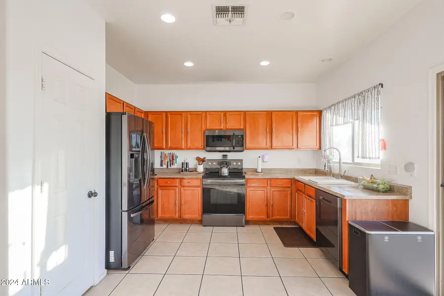 9214 S 35th Glen, Laveen, AZ 85339 - #3