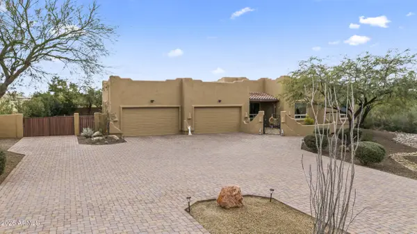 125 E Desert Hills Drive, Phoenix, AZ 85086