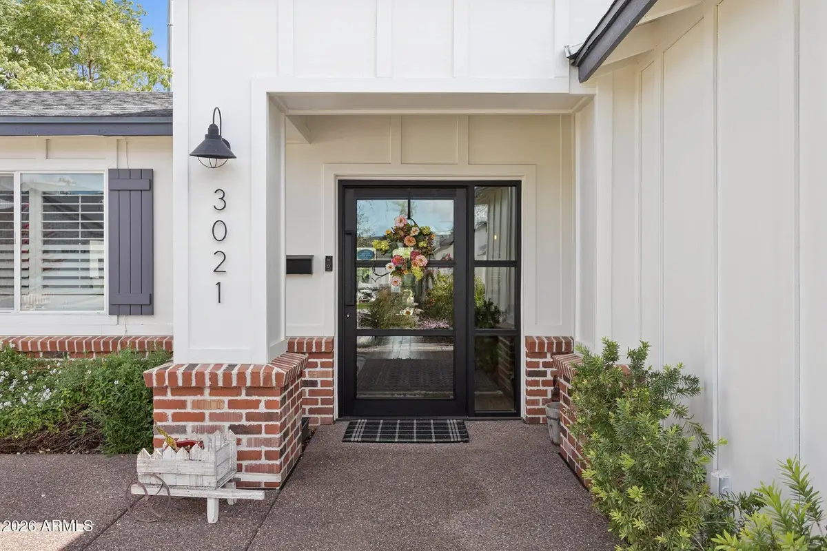 3021 N 47th Place, Phoenix, AZ 85018 - #1